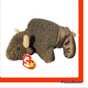 TY Beanie Babies Roam the Bison